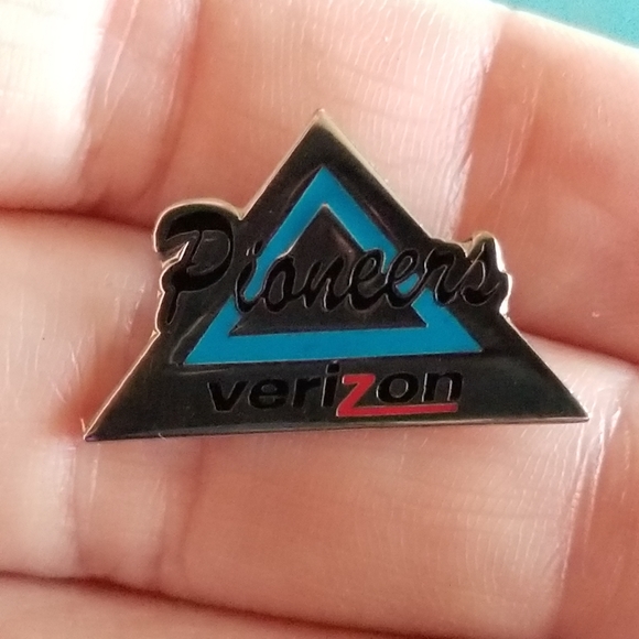 Verizon Pioneers Service Employee Award Silver Tone Tie Tack Hat Lapel Pin - Picture 5 of 9